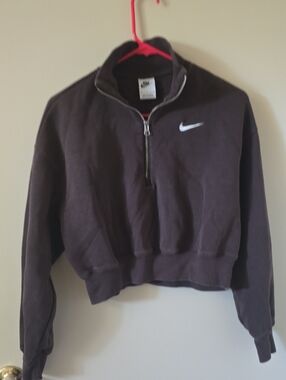 Nike Women Oversized Cropped Half-Zip Sweatshirt in Dark Brown